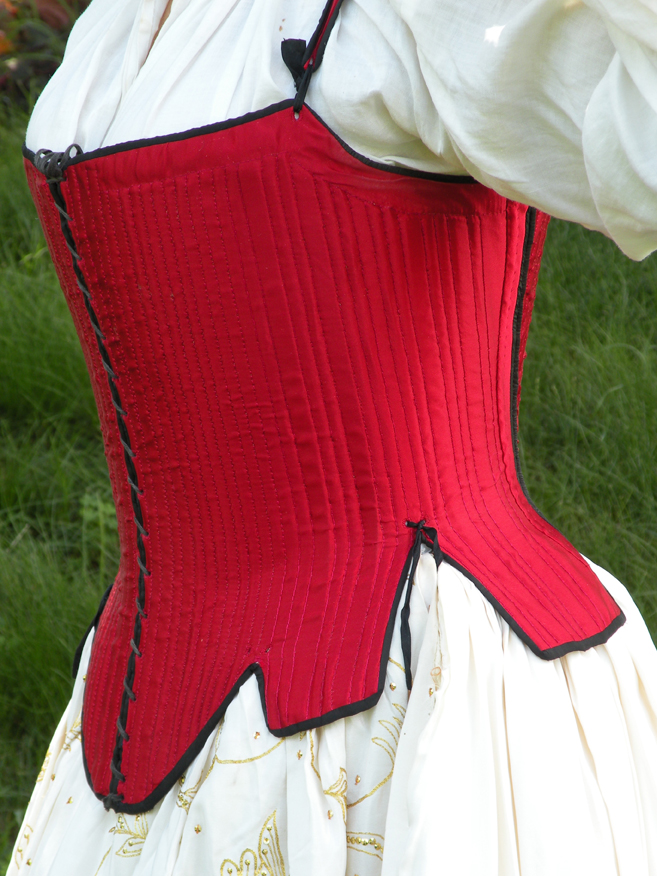 http://www.elizabethancostume.net/images/redbodies/redbodies4.JPG